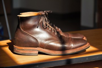 Nếu bạn đang sở hữu một đôi giày boot nam, đừng bỏ qua bí quyết chăm sóc giày “cực chuẩn”